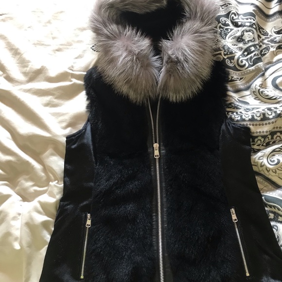 Brand new fur vest - Picture 7 of 7